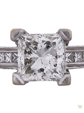 Custom natural diamond and white gold engagement ring